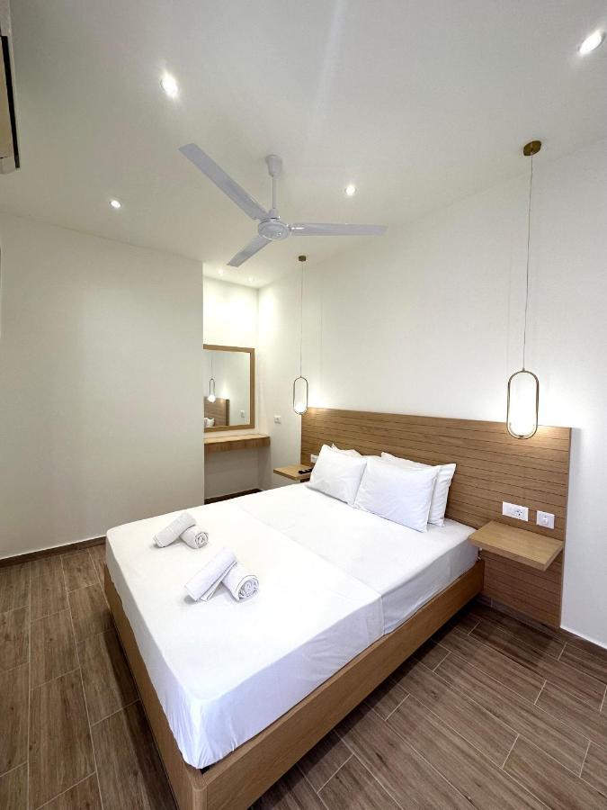 Lissos Rooms Sougia Bagian luar foto