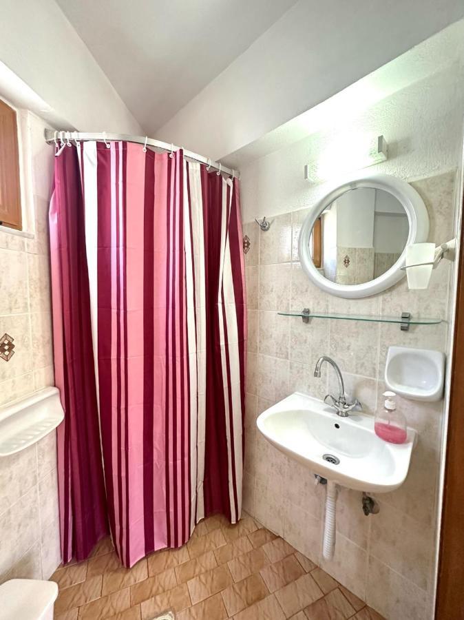 Lissos Rooms Sougia Bagian luar foto