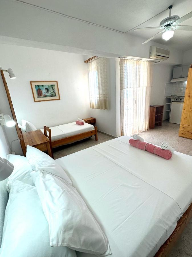 Lissos Rooms Sougia Bagian luar foto