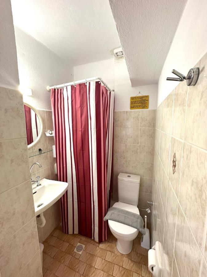 Lissos Rooms Sougia Bagian luar foto