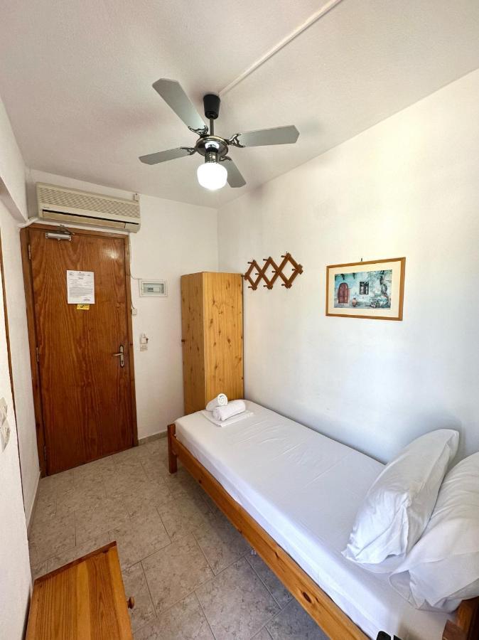 Lissos Rooms Sougia Bagian luar foto