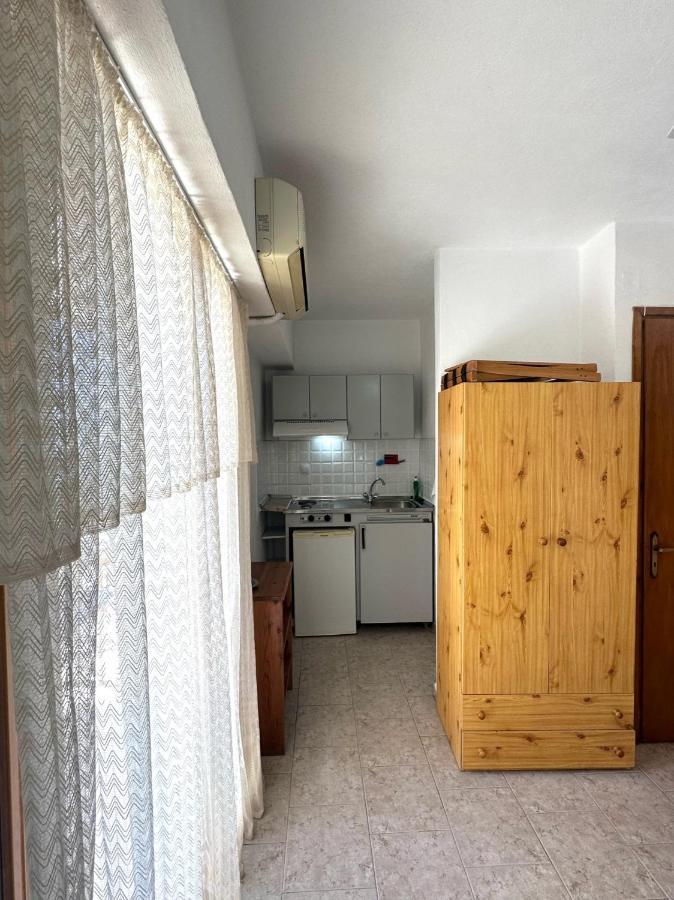 Lissos Rooms Sougia Bagian luar foto