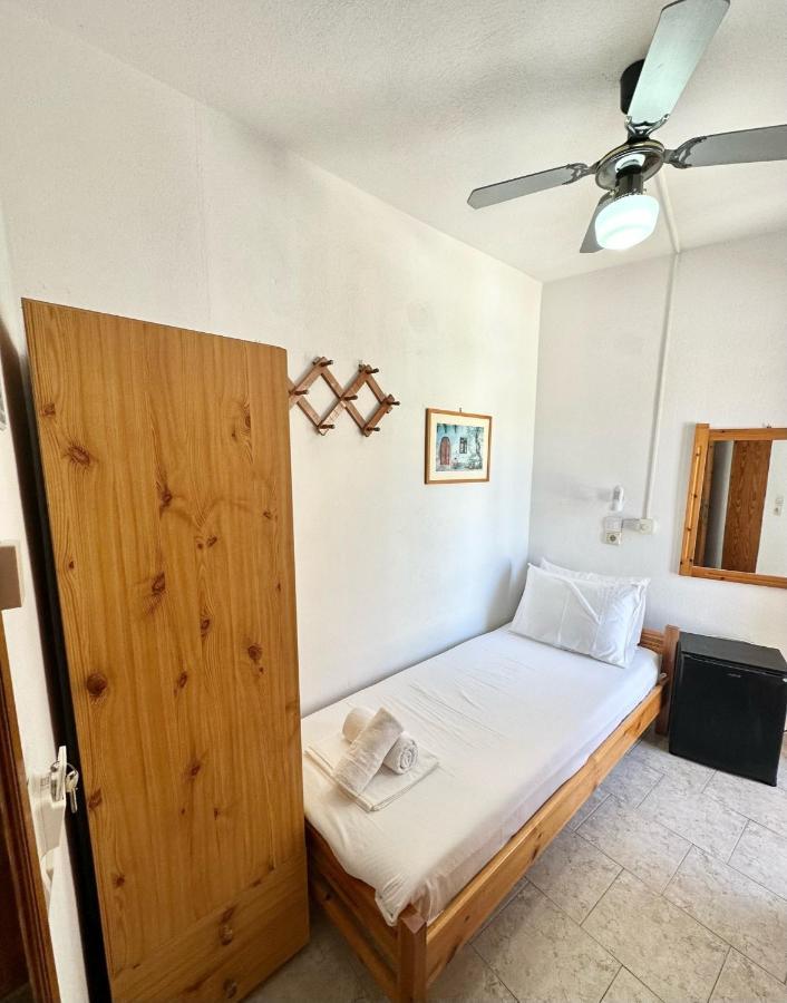 Lissos Rooms Sougia Bagian luar foto
