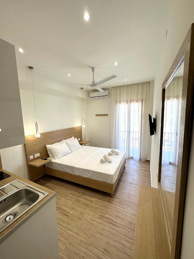 Lissos Rooms Sougia Bagian luar foto