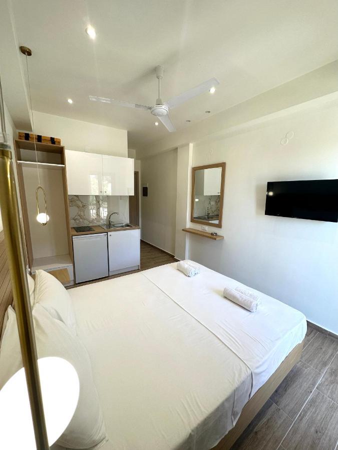 Lissos Rooms Sougia Bagian luar foto