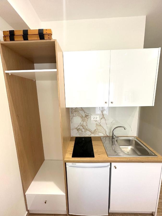 Lissos Rooms Sougia Bagian luar foto