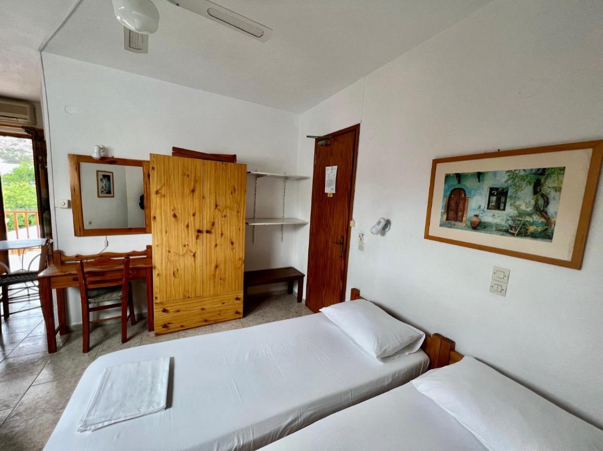 Lissos Rooms Sougia Bagian luar foto