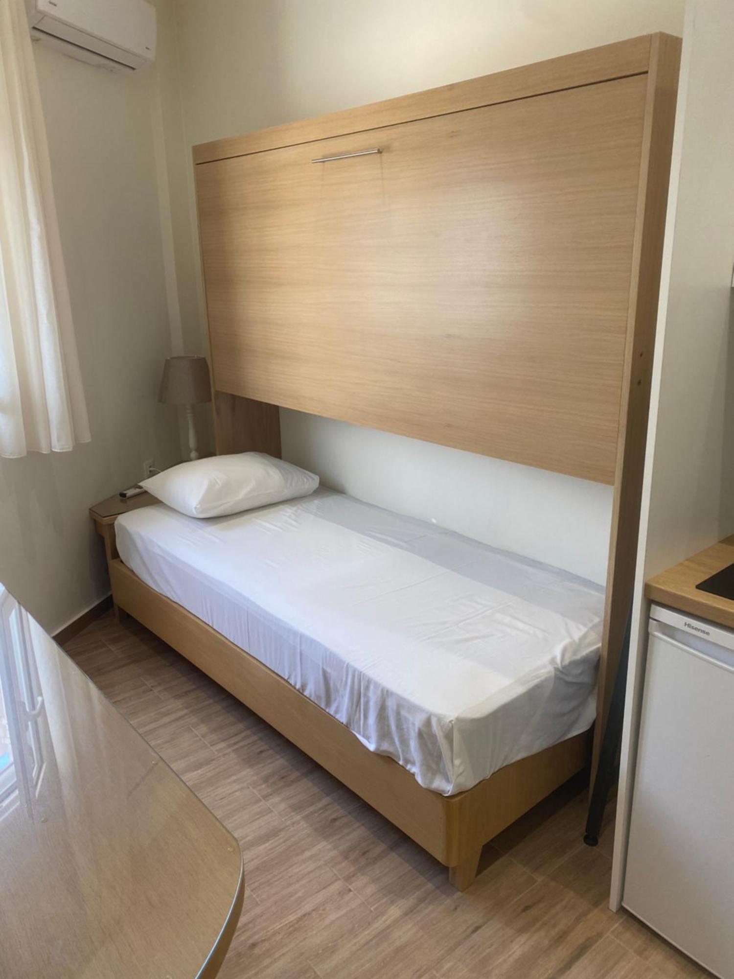 Lissos Rooms Sougia Bagian luar foto