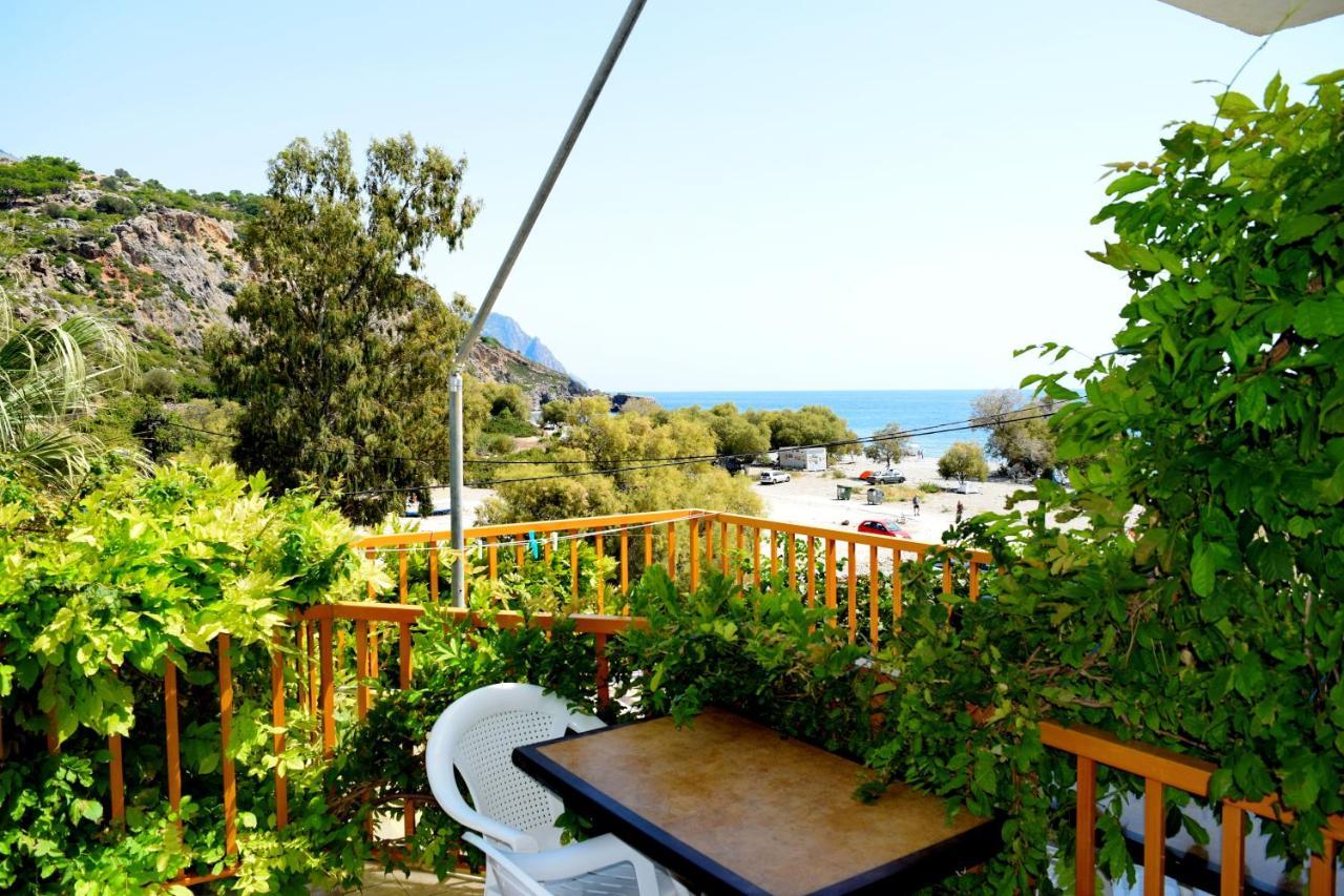 Lissos Rooms Sougia Bagian luar foto