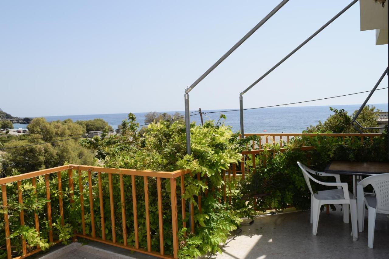 Lissos Rooms Sougia Bagian luar foto