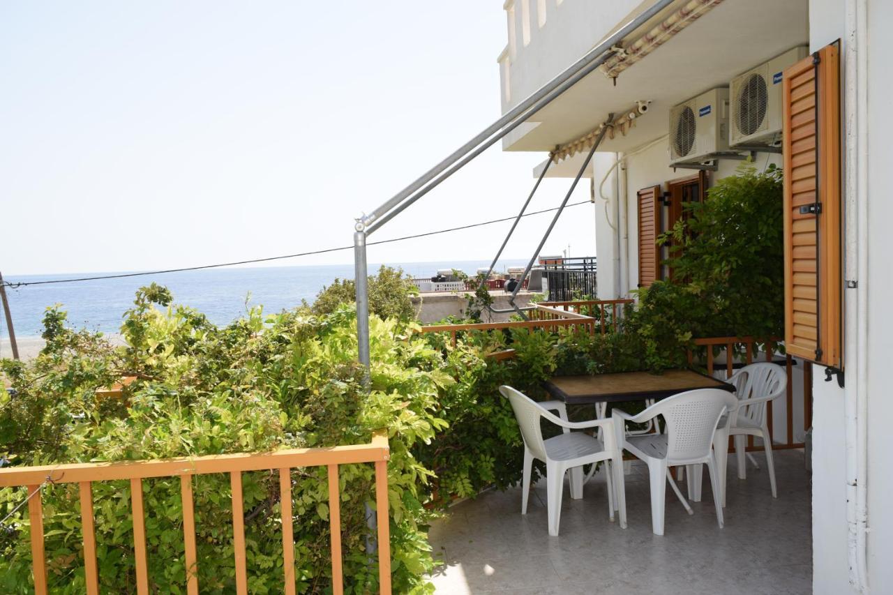 Lissos Rooms Sougia Bagian luar foto